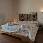 Giaria Holiday House